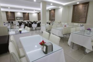 Restaurace v ubytování Afyon Grand Arı Hotel + 29 fotografií
