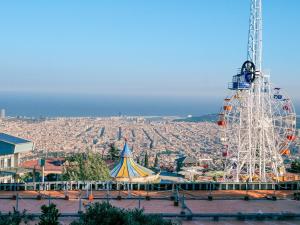 Pohľad z vtáčej perspektívy na ubytovanie Barcelona Fira & Camp Nou Stadium