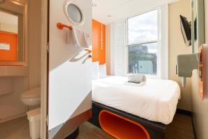 Voodi või voodid majutusasutuse easyHotel Edinburgh toas