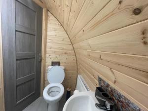 Vannituba majutusasutuses Tra na Mbó Glamping Pod