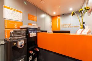 Köök või kööginurk majutusasutuses easyHotel Edinburgh