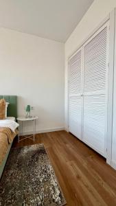 Photo de la galerie de l'établissement Лучший вид на горы из уютной квартиры, à (( Gornyy Gigant )) 29 autres photos