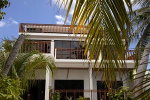 Ban công/sân hiên tại Kudhi Boli Beach House +34 ảnh