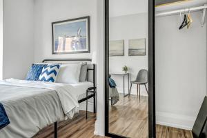 Katil atau katil-katil dalam bilik di Graceful Home Near DT GO Hospitals Waterfalls