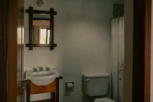 Koupelna v ubytování Cabañitas EL REPOSO HUMAHUACA + 28 fotografií