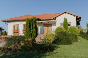 Villa Corvina 9081 Győrújbarát, Hunyadi u. 43. kép - 2