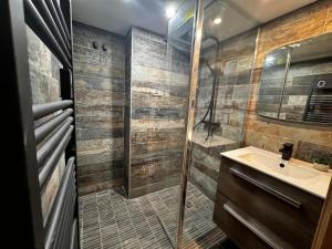 Chalet Millou Beuil的一间浴室