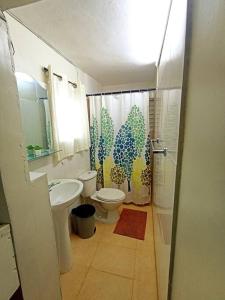 Ένα μπάνιο στο Habitacion en el centro