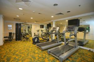 Fitness centrum a/nebo fitness zařízení v ubytování Habitat Hotel All Suites - Jeddah