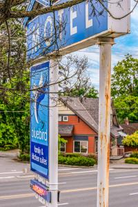 Certifikát, hodnocení, plakát nebo jiný dokument vystavený v ubytování Bluebird Motel