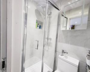 Un baño de Nest & Rest En-Suite