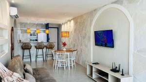 Μια τηλεόραση ή/και κέντρο ψυχαγωγίας στο Ed. Crystal Residence