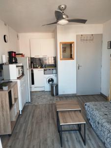 Kuchyňa alebo kuchynka v ubytovaní Appartement vue mer Le Barcarès