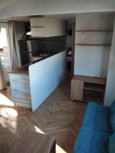 Η κουζίνα ή μικρή κουζίνα στο Mobil-home