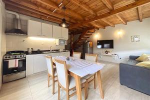 Η κουζίνα ή μικρή κουζίνα στο CASA COIHUE +23 φωτογραφίες