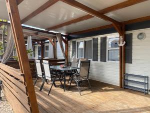 Balkoni atau teres di Chalet-Mobilehome mit Pool
