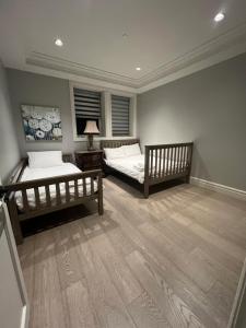 Postel nebo postele na pokoji v ubytování Private Rooms in Vancouver West
