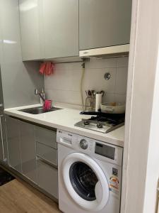 Una cocina o cocineta en Gangnam House#good price#Luxury#Confort#Best location