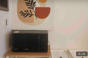 Una televisión o centro de entretenimiento en Gangnam House#good price#Luxury#Confort#Best location