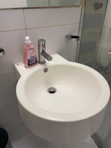 Un baño de Gangnam House#good price#Luxury#Confort#Best location