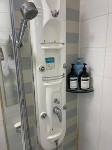 Un baño de Gangnam House#good price#Luxury#Confort#Best location