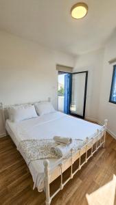 Postel nebo postele na pokoji v ubytování Beachside Hideaway Apartment, 200m to the Havana Beach