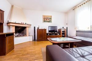 Gallery image of Apartment House Sunset in Ližnjan +7 photos