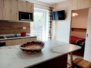 Kuchyňa alebo kuchynka v ubytovaní Vacanzemoena - Casa al Parco, tipologia 1