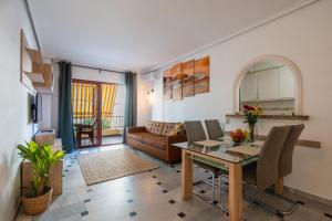 Et opholdsområde på Charming Apartment in Riviera