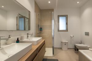 Ένα μπάνιο στο Colinas - Agora 2-3 DELUXE 1B +7 φωτογραφίες