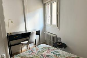Postel nebo postele na pokoji v ubytování La Maison d'Hôtes - 8 BDR - Wifi - Gare