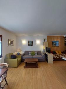 Khu vực ghế ngồi tại Bilocale Alberti - Ragada