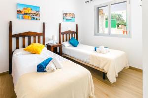 A bed or beds in a room at Villa Dolphin by Slow Villas