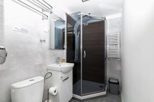 Ein Badezimmer in der Unterkunft Villa Platinum