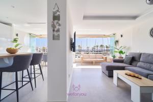 Posedenie v ubytovaní weforyou Isla de Poniente 2 Bedrooms and Parking