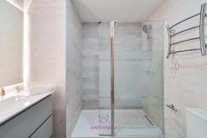 Kúpeľňa v ubytovaní weforyou Isla de Poniente 2 Bedrooms and Parking