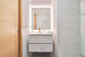 Kúpeľňa v ubytovaní weforyou Isla de Poniente 2 Bedrooms and Parking