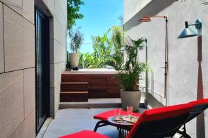 En balkon eller terrasse på Luxo à beira mar com Jacuzzi particular