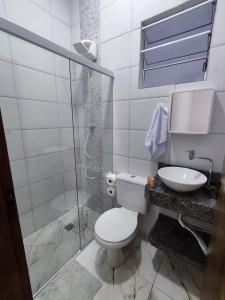 Ένα μπάνιο στο Suíte Studio no Centro Histórico, Próxima à Beira Mar