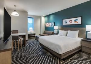 Postel nebo postele na pokoji v ubytování Hyatt House Bwi Airport/Baltimore + 21 fotografií