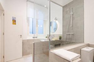 Koupelna v ubytování Renovated and Modern- 3Bd 2Bth- Anton Martin + 31 fotografií