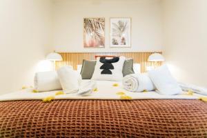 Posteľ alebo postele v izbe v ubytovaní Studio 1Bd 1Bth - Center- Alfalfa