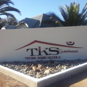 un segnale per il satellite tikka kledo di Thuba Kobo Segole Guesthouse a Kuruman