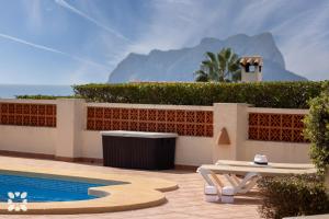 Bazén v ubytování Villa Mima by Abahana Villas nebo v jeho okolí