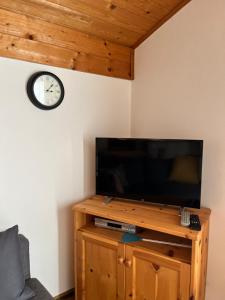 TV a/nebo společenská místnost v ubytování Voldersberghof