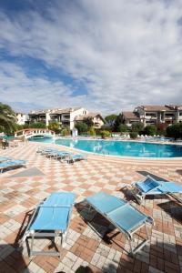 The swimming pool at or close to Lauri & Faggi