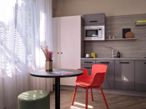Kuchyň nebo kuchyňský kout v ubytování STAYERY Cologne Sülz