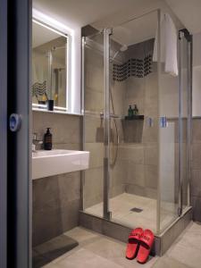 Koupelna v ubytování STAYERY Cologne Sülz + 25 fotografií
