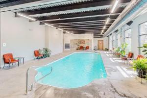 Πισίνα στο ή κοντά στο The Big Hitter Lodge at Tamarron