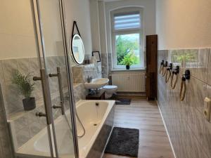 Fotografie z fotogalerie ubytování Gemütliche Wohnung direkt am Bahnhof zentrale Lage v destinaci Bitterfeld + 13 fotografií